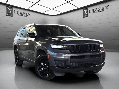 Used 2024 Jeep Grand Cherokee L Laredo image 1