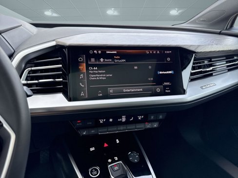 New 2025 Audi Q4 e-tron Prestige image 28