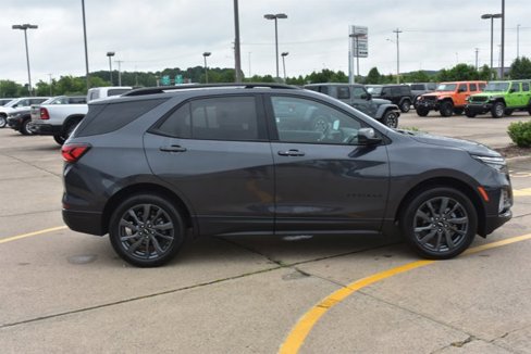 Used 2022 Chevrolet Equinox RS image 4