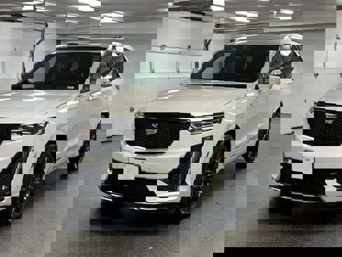 Certified 2022 Cadillac XT6 Sport w/ Technology Package image 1
