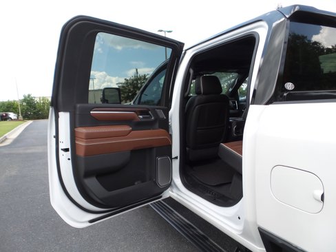 Used 2025 GMC Sierra 3500 Denali Ultimate image 40