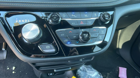 New 2026 Chrysler Pacifica Select image 31