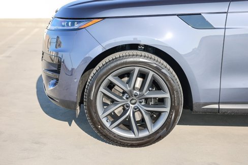 New 2025 Land Rover Range Rover Sport SE image 10