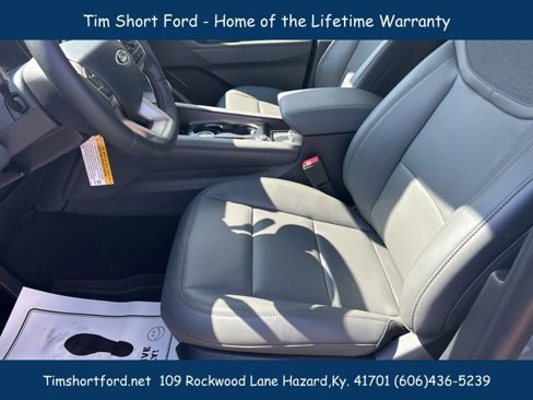 New 2025 Ford Explorer Active image 13