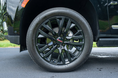 Used 2023 GMC Yukon XL Denali image 9