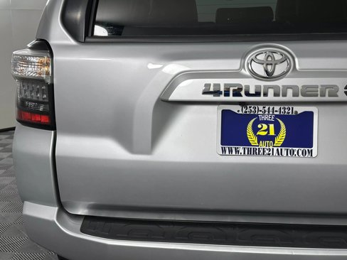 Used 2021 Toyota 4Runner SR5 Premium image 11