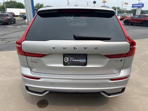 Certified 2025 Volvo XC60 B5 Plus image 4
