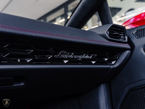 Used 2021 Lamborghini Huracan EVO image 16