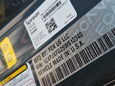 New 2025 Jeep Wrangler Unlimited Rubicon w/ Technology Group image 32
