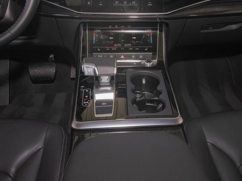 Certified 2025 Audi Q8 Premium image 27