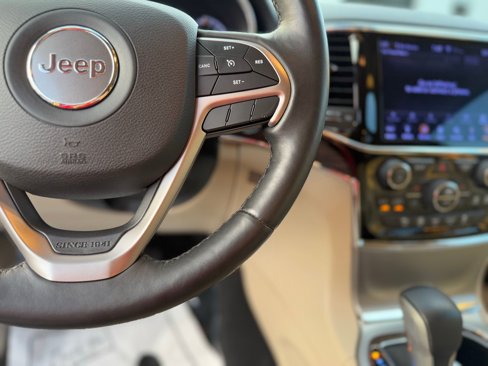 Used 2019 Jeep Grand Cherokee Limited image 23