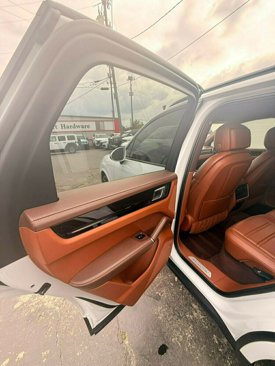 Used 2022 Porsche Cayenne w/ Premium Package image 14