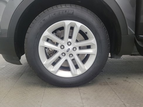 Used 2015 Ford Explorer XLT w/ Equipment Group 201B image 31