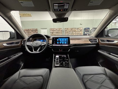 New 2026 Volkswagen Atlas SE image 17