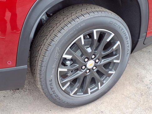 New 2025 Chevrolet Traverse LT w/ Enhanced Driving Package image 4