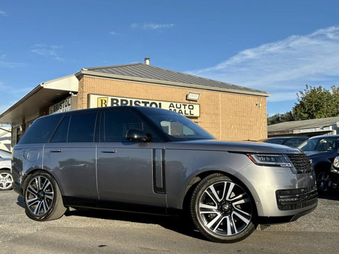 Used 2023 Land Rover Range Rover Autobiography image 1