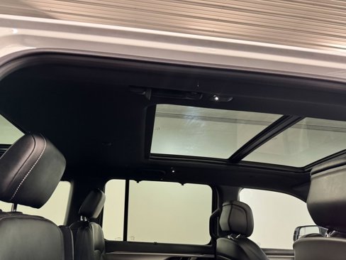 Used 2024 Jeep Wagoneer Series II w/ Convenience Group I image 16