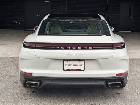 New 2025 Porsche Panamera 4 image 9