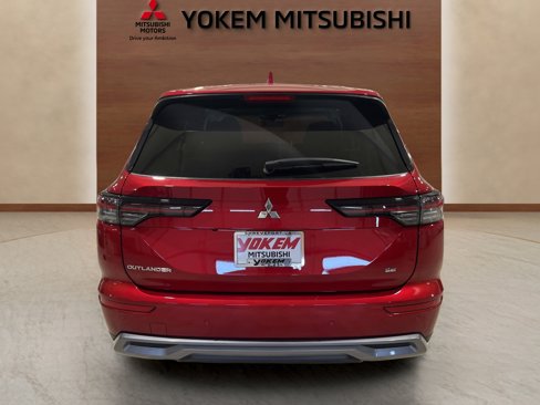 New 2025 Mitsubishi Outlander SE image 4