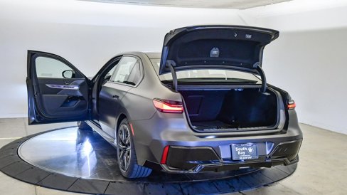 New 2026 BMW 740i w/ Premium Package image 33