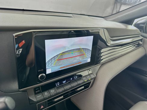 Used 2025 Toyota Camry SE image 22