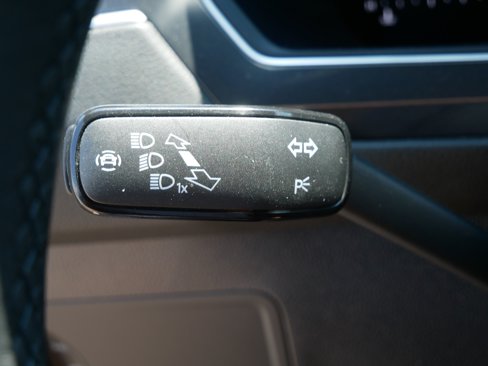 Certified 2024 Volkswagen Tiguan SE R-Line image 29