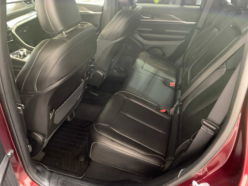 Used 2025 Jeep Grand Cherokee Limited w/ Black Appearance Package image 5