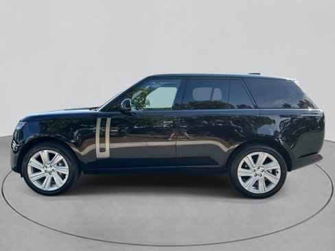 Used 2023 Land Rover Range Rover SE image 2