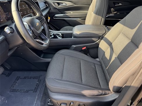 Used 2025 Chevrolet Traverse LT w/ Enhanced Driving Package image 10