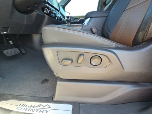Used 2025 Chevrolet Silverado 1500 High Country image 21