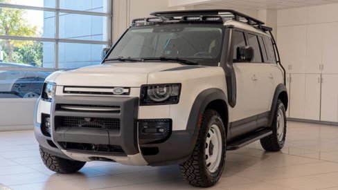 New 2024 Land Rover Defender 110 S image 3