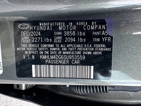 Used 2025 Hyundai Elantra Sport image 30