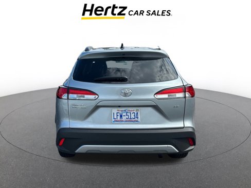 Used 2025 Toyota Corolla Cross LE image 5