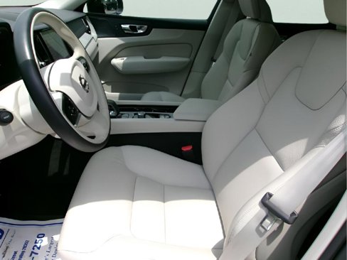 Used 2025 Volvo XC60 T8 Plus w/ Protection Package Premier image 13