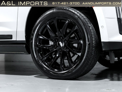 Used 2023 Cadillac Escalade ESV Sport Platinum w/ LPO, ONYX Package image 18