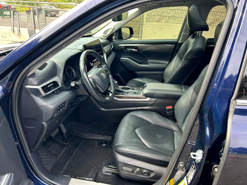 Used 2021 Toyota Highlander Platinum image 13