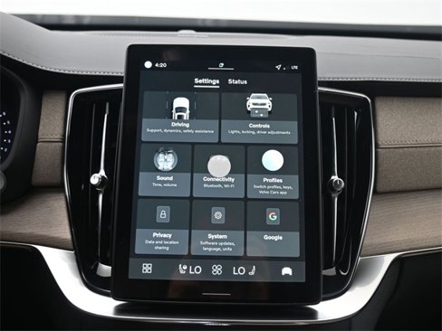New 2026 Volvo XC90 B6 Plus w/ Protection Package Premier image 16