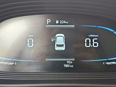 Used 2024 Hyundai Venue SEL image 13