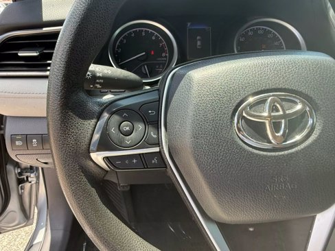 Used 2022 Toyota Camry LE image 18