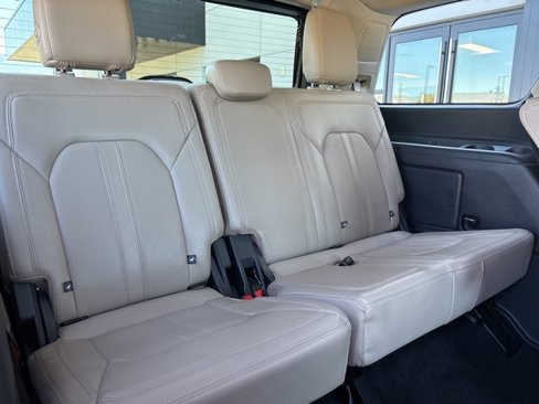 Used 2023 Ford Expedition Limited image 19