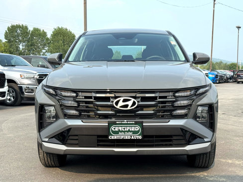 Used 2025 Hyundai Tucson SE image 2