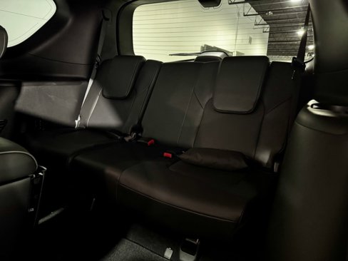 Used 2023 INFINITI QX80 Sensory image 27