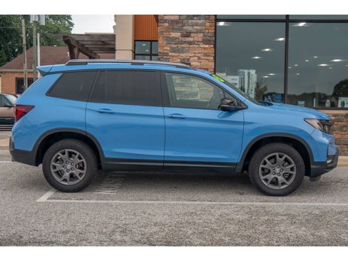Used 2024 Honda Passport TrailSport image 2