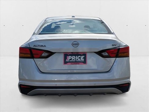 Used 2024 Nissan Altima 2.5 SV image 6