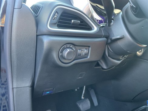 New 2026 Chrysler Voyager LX image 18