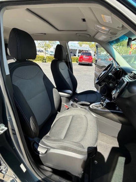 Used 2018 Kia Soul + image 13
