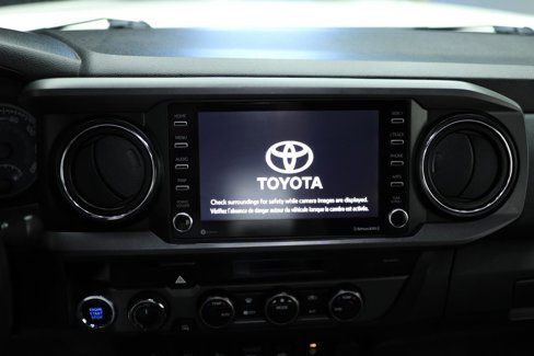 Used 2022 Toyota Tacoma TRD Off-Road image 30