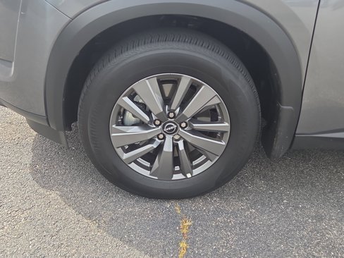 Used 2025 Nissan Pathfinder S image 2