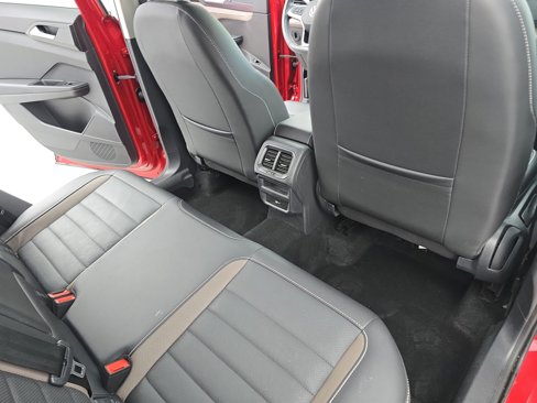 Certified 2023 Volkswagen Taos SEL image 11