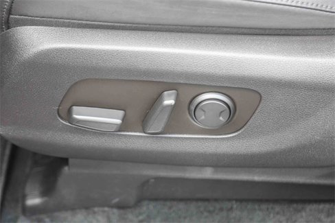 Certified 2024 Kia Carnival LX image 23